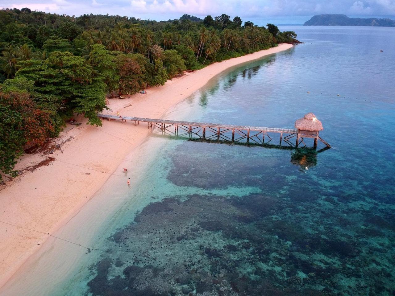 Coral Eye Boutique Resort And Marine Outpost Likupang Kültér fotó